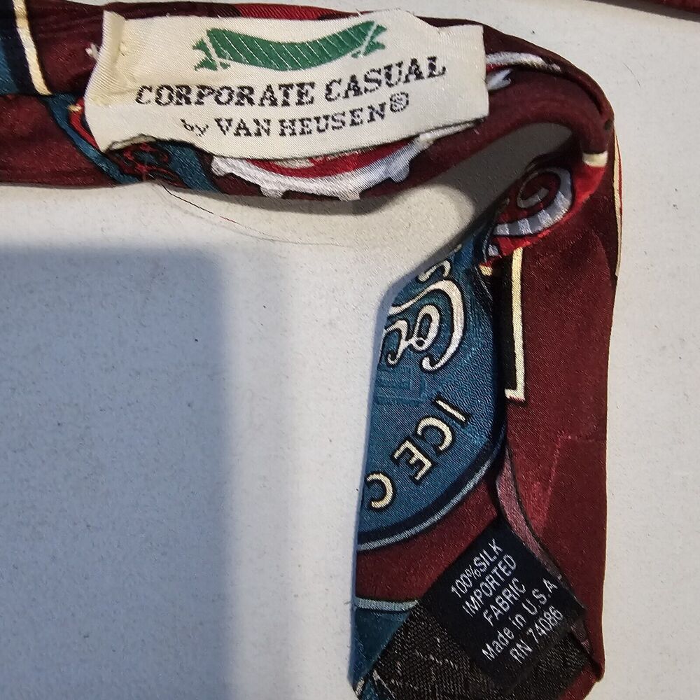 Vintage Coca Cola Van Hausen Casual Tie 100% Silk Made In The USA - Picture 3 of 3